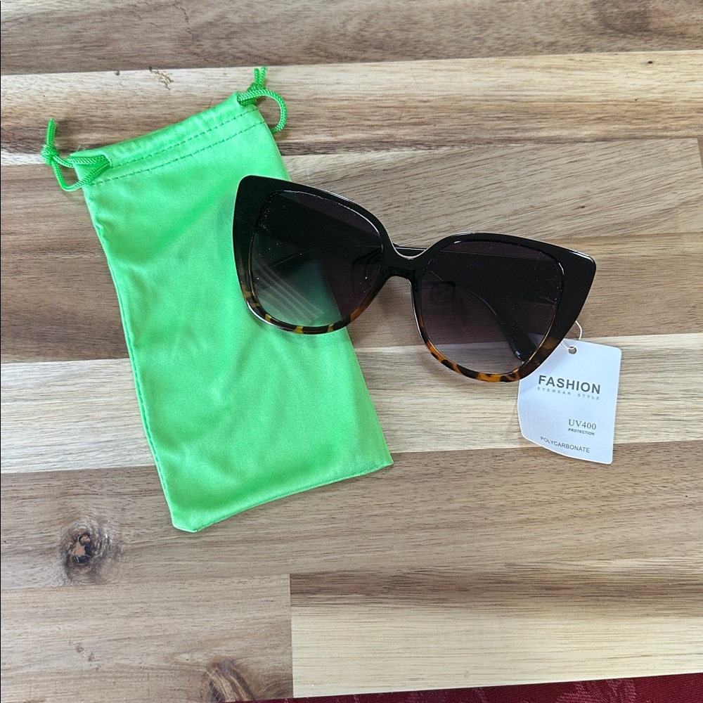 Fashion Sunglasses - Tortoise Shell